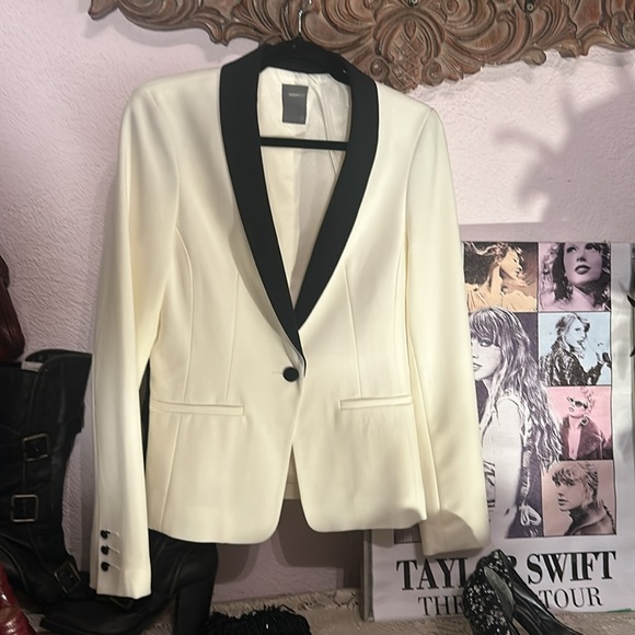 Jackets & Blazers - Vintage tuxedo blazer size small